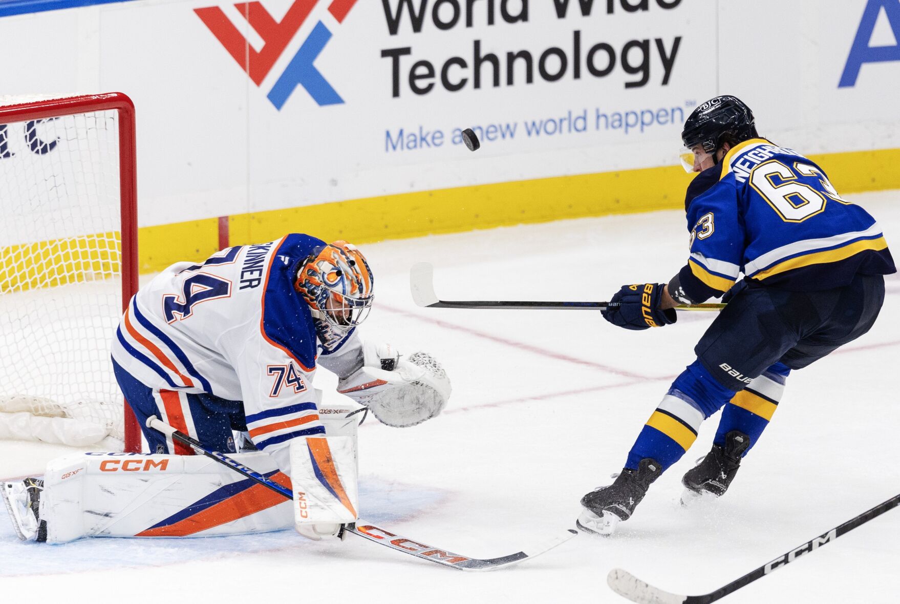 Blues take on the Oilers